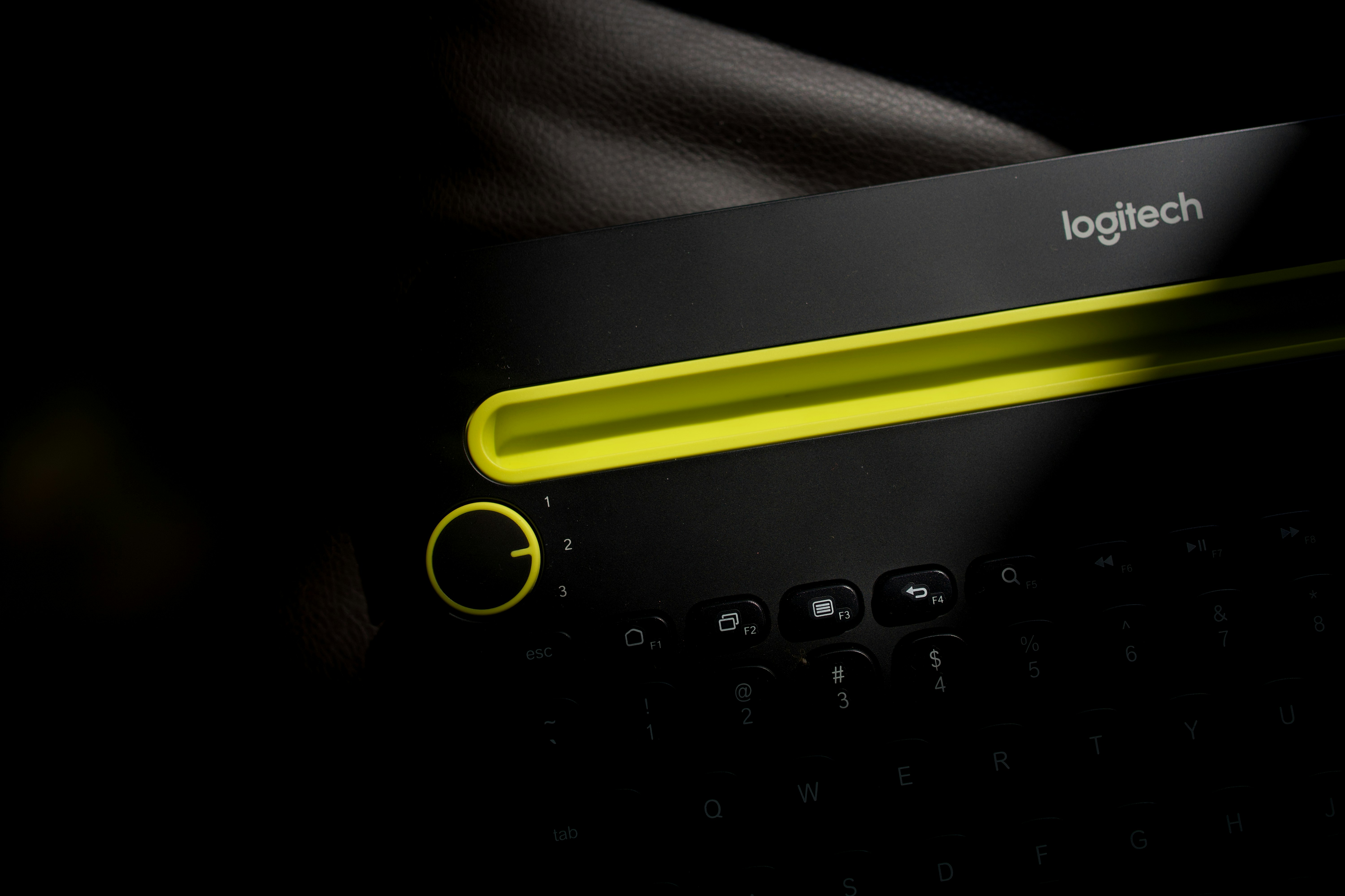 A multi-device support Logitech K480 keyboard.